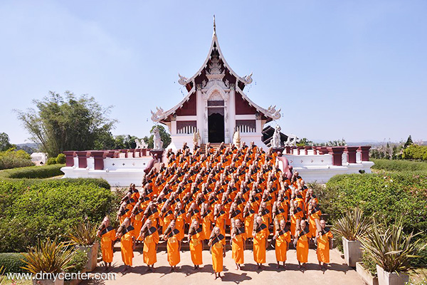 โครงการอุปสมบทหมู่ บูชาธรรม ๑๐๗ ปี คุณยายอาจารย์ มหารัตนอุบาสิกาจันทร์ขนนกยูง ครูผู้สืบสานวิชชาธรรมกาย   อบรมระหว่างวันที่ 9 มกราคม ถึงวันที่ 28 กุมภาพันธ์ พ.ศ. 2559